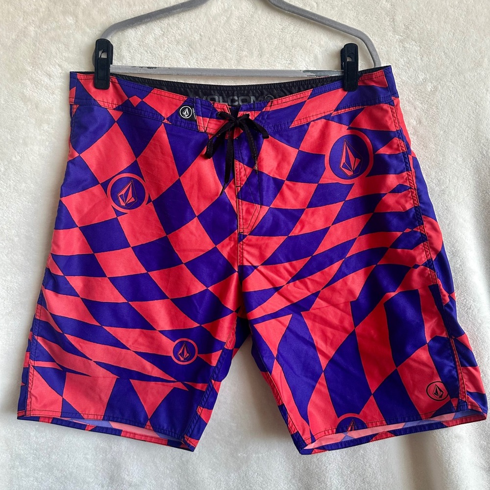 Volcom Mens 38 38th Basic Boardshorts Red Purple Optical Illusion‎ Swim Trunks